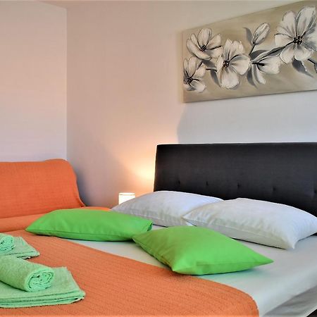 Rooms In Family House Vera Mundanije Экстерьер фото
