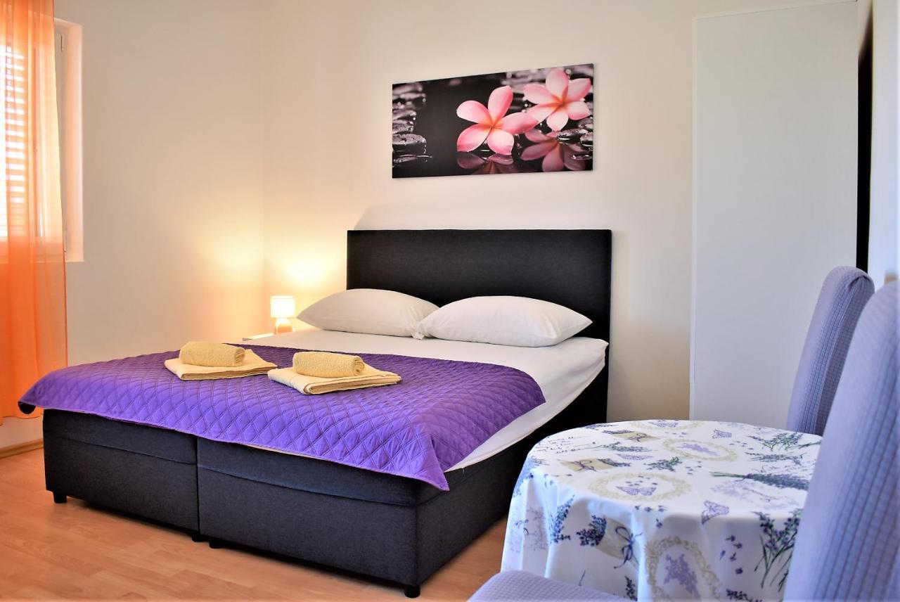 Rooms In Family House Vera Mundanije Экстерьер фото