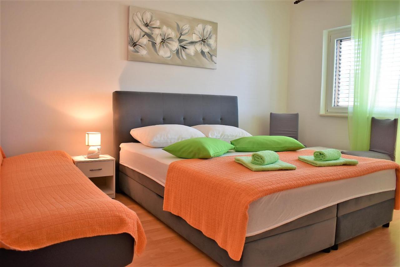 Rooms In Family House Vera Mundanije Экстерьер фото